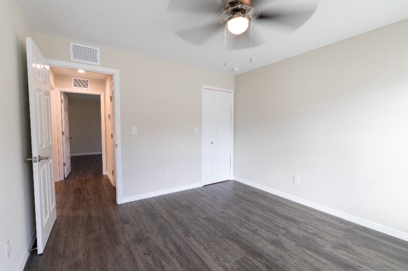 Building Photo - 2013 Fraser St