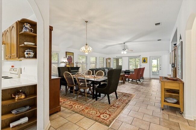 Building Photo - 10 Oakwell Farms Pkwy