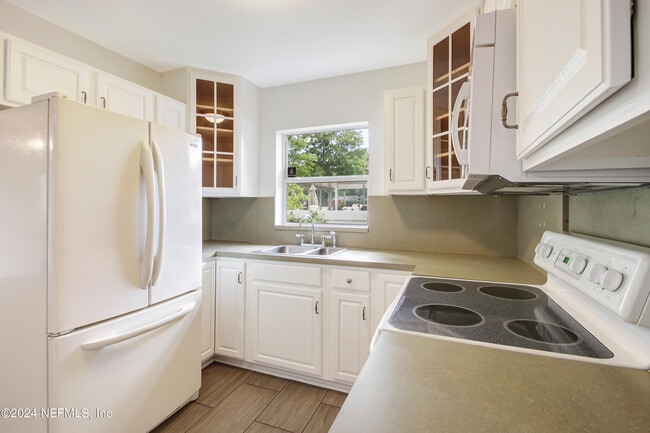 Building Photo - 6418 Terry Parker Dr N