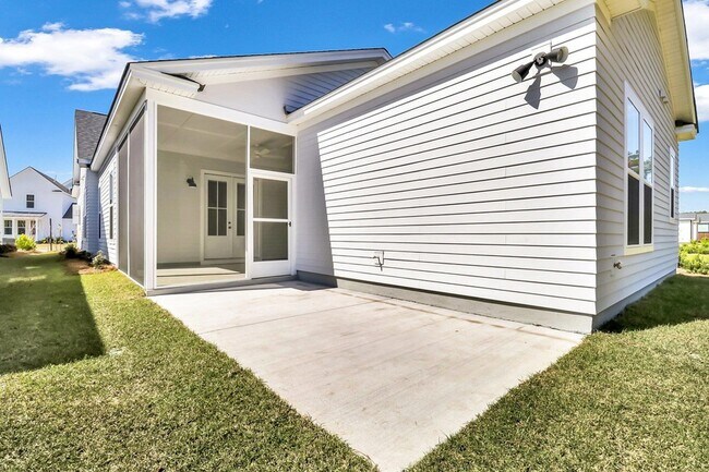 Building Photo - 502 Sound Dr