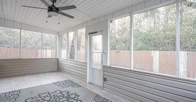 Building Photo - 114 Sunny Dr