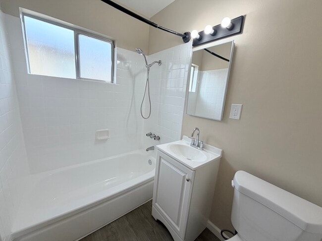 Building Photo - 414 N San Gabriel Ave