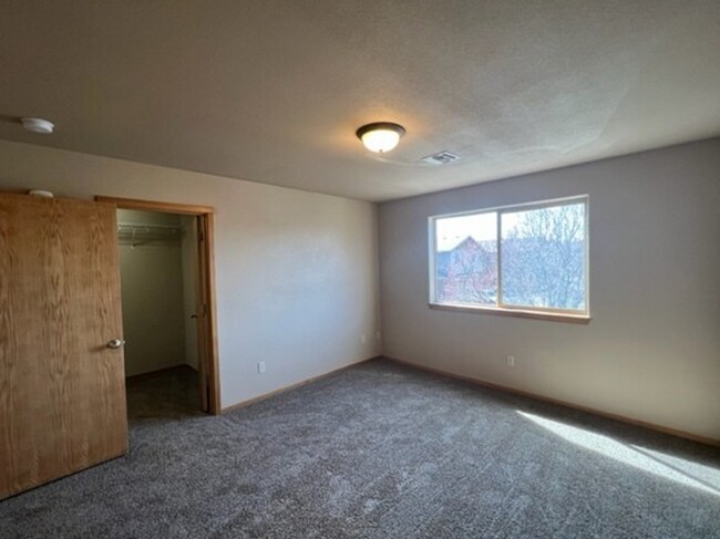 Building Photo - 239