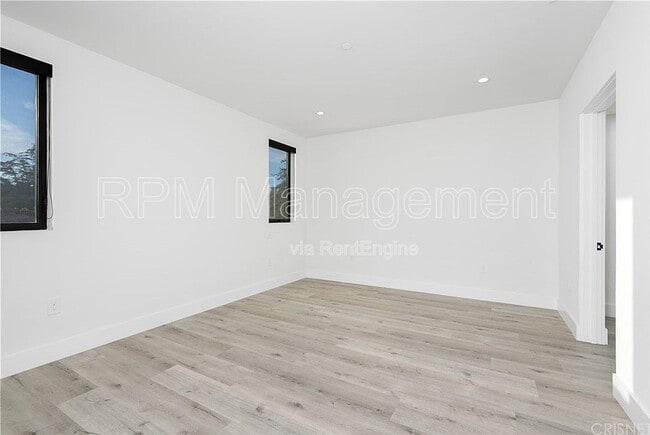 Building Photo - 5923 Laurel Canyon Blvd