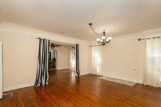 Building Photo - Warm & Welcoming Home Near Melrose with Room to Live, Work & Create