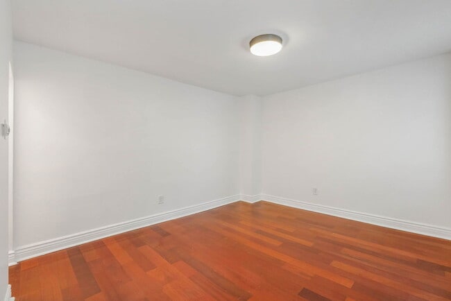 Building Photo - 129 Bainbridge St