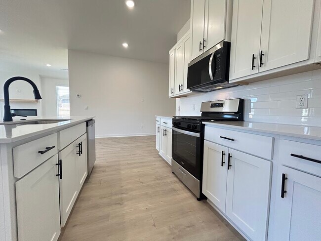 Building Photo - 288 N Yona Ln