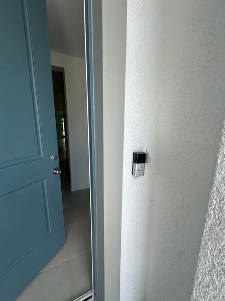 Ring camera - 27865 Solis Grande Dr
