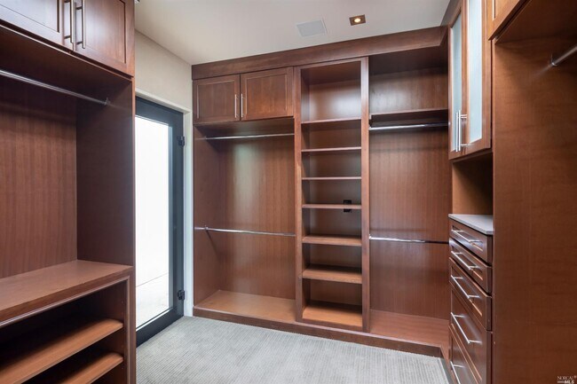 Building Photo - 525 Bridgeway