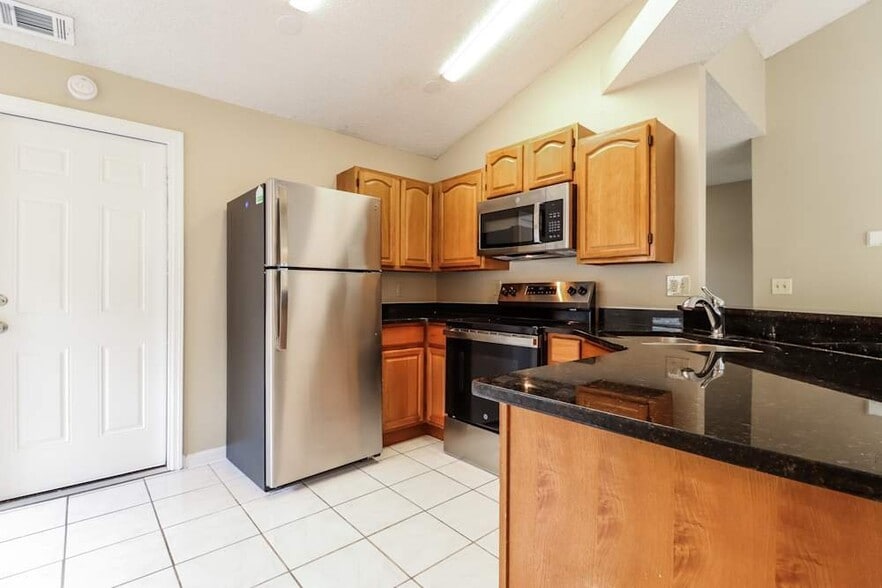 Building Photo - 12710 Dunhill Dr