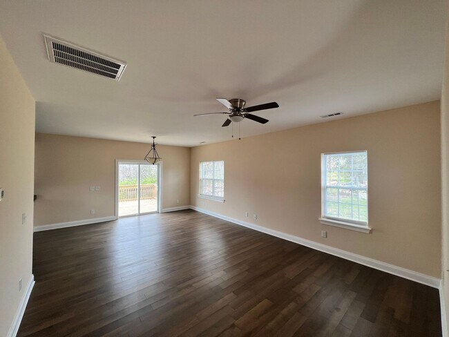 Building Photo - Stunning, Modern 4-Bed / 2.5-Bath Home for Rent – Less Than 20 Minutes to Downtown!