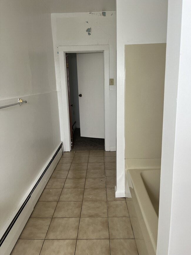 Building Photo - 2402 Cobden St