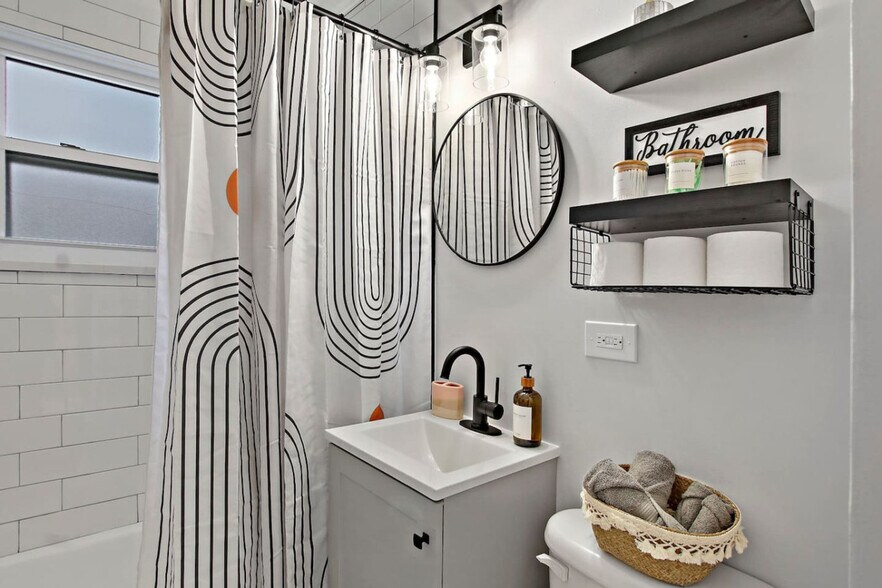 Building Photo - 1104 Elizabeth St