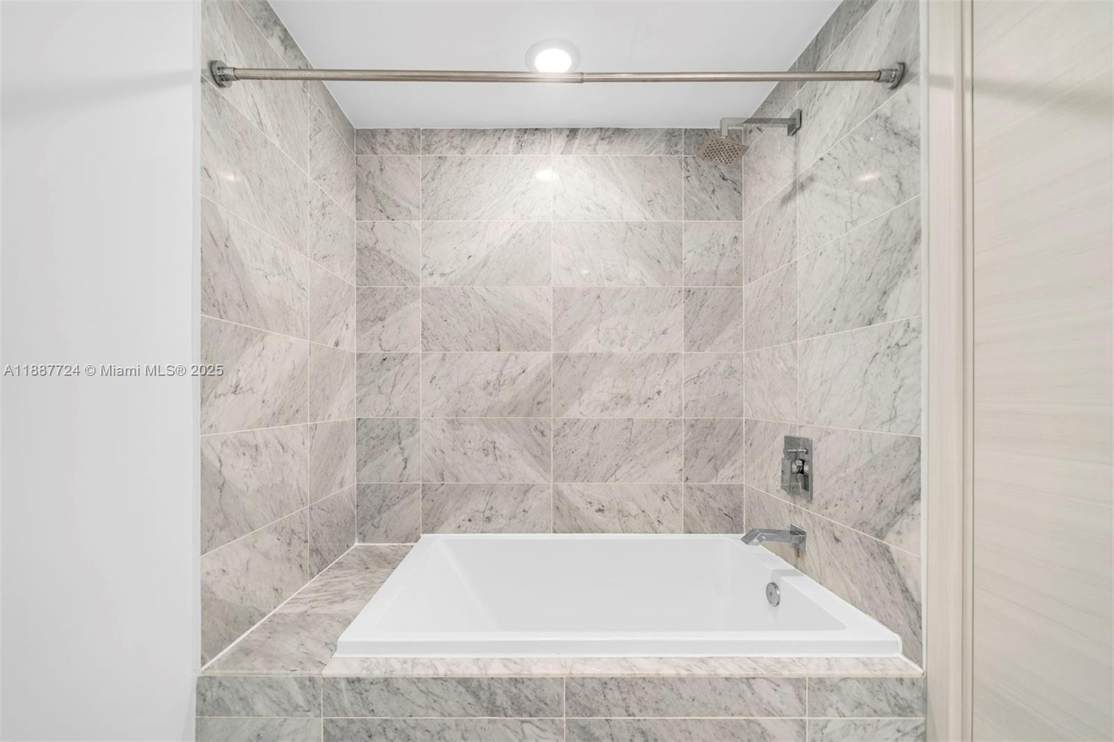 Building Photo - 801 S Miami Ave