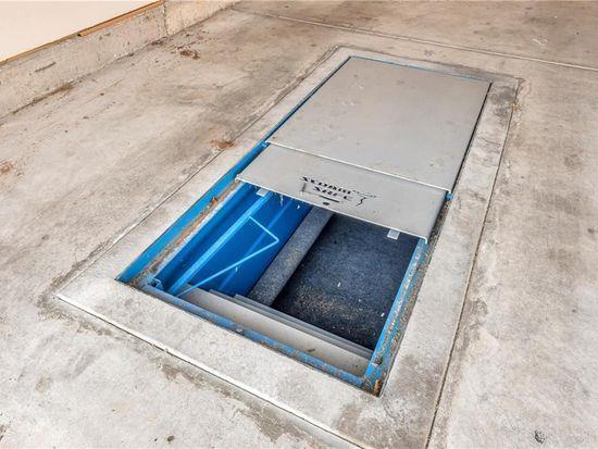 Building Photo - 806 Barbaroot Dr