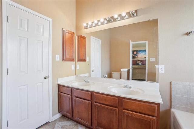 Building Photo - 4721 Sea Ridge Dr