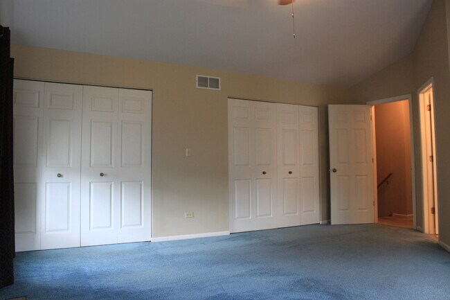 Building Photo - 324 Forest Dr