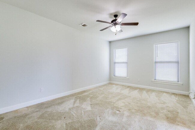 Building Photo - Available FOR RENT in Youngsville!
