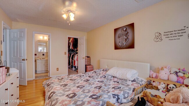 Building Photo - 316 Tulip Ln