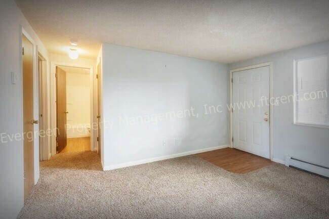 Building Photo - 2939 Glendale Dr