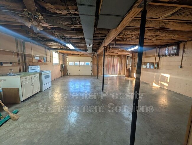 Building Photo - 700 Shenandoah Ave