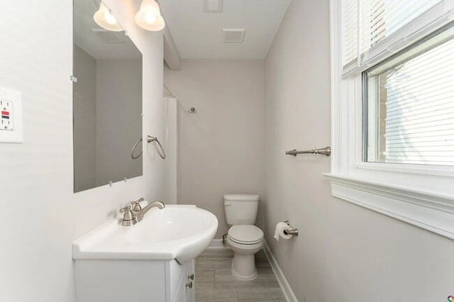 Building Photo - Chelsea Avenue