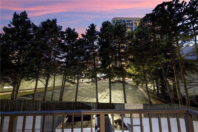 Building Photo - 250 Pharr Rd NE