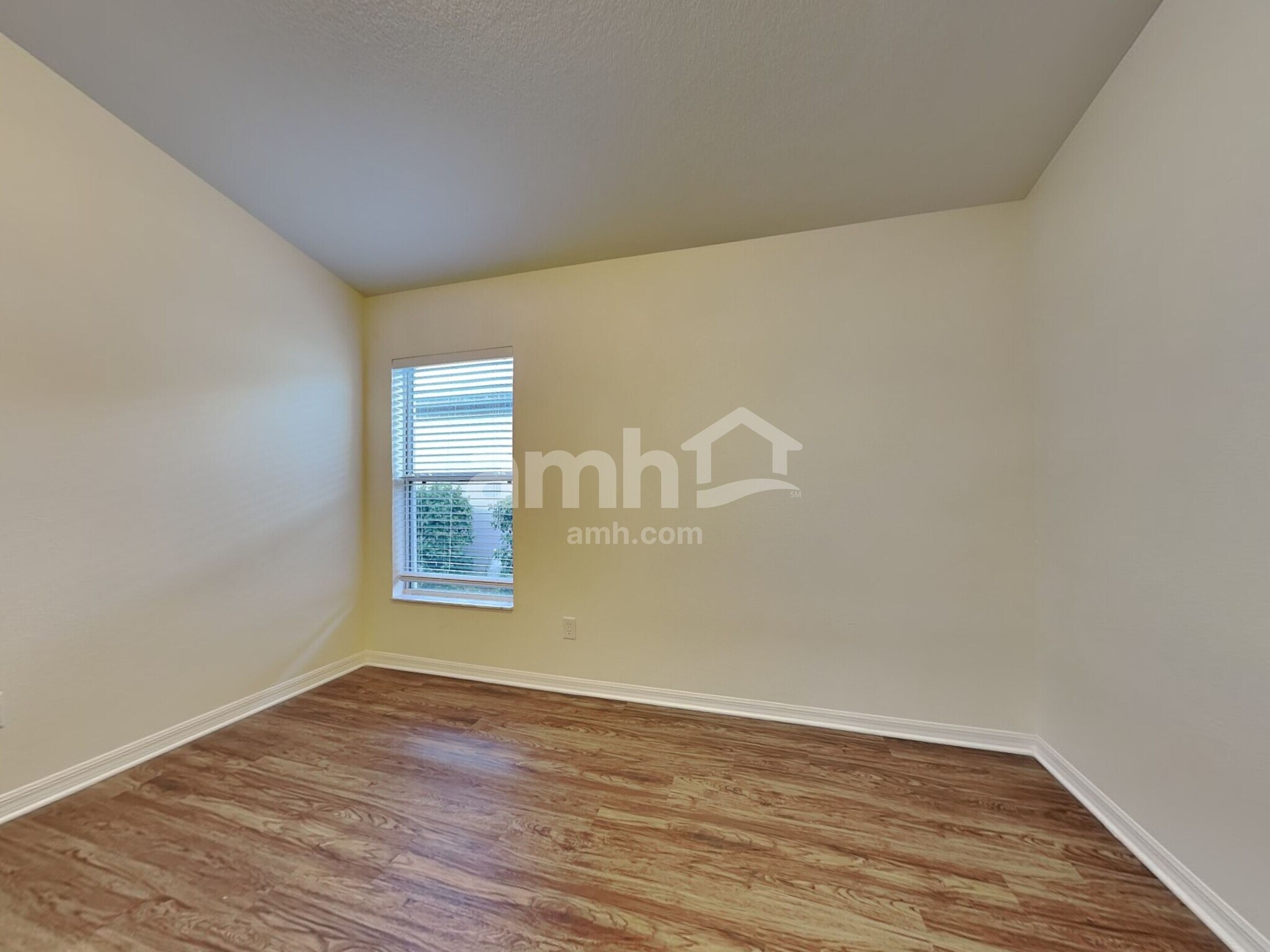 Building Photo - 8138 Canterbury Lake Blvd