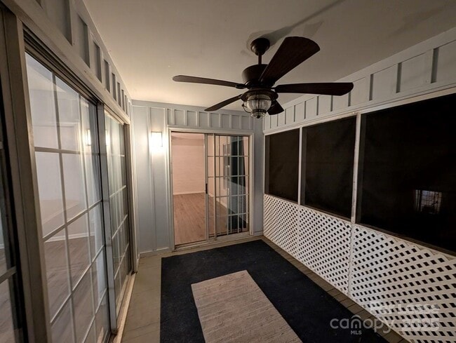 Building Photo - 1560 Hunt Club Ct