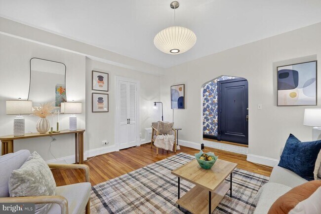 Building Photo - 2707 Adams Mill Rd NW