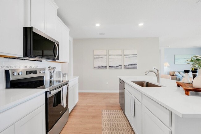 Building Photo - 9082 Venetian Sq