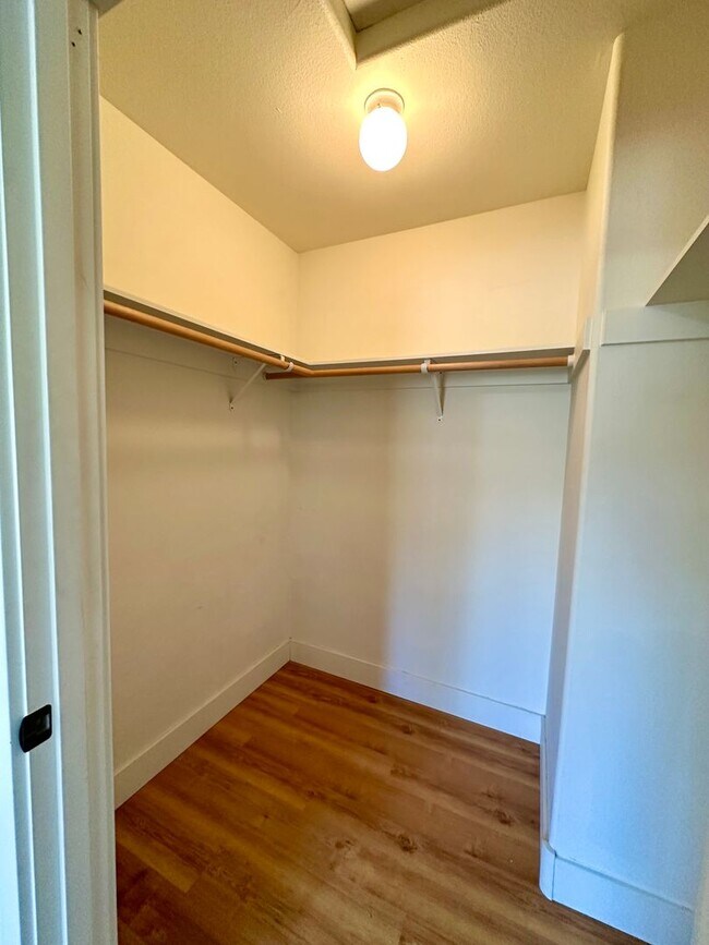 Building Photo - 1889 NW Monterey Pines Dr