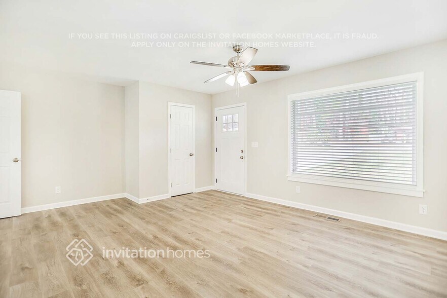 Building Photo - 3068 Rollingwood Ln SE