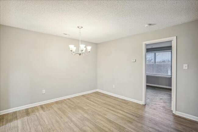 Building Photo - Great 3+2+ Loft in Germantown!