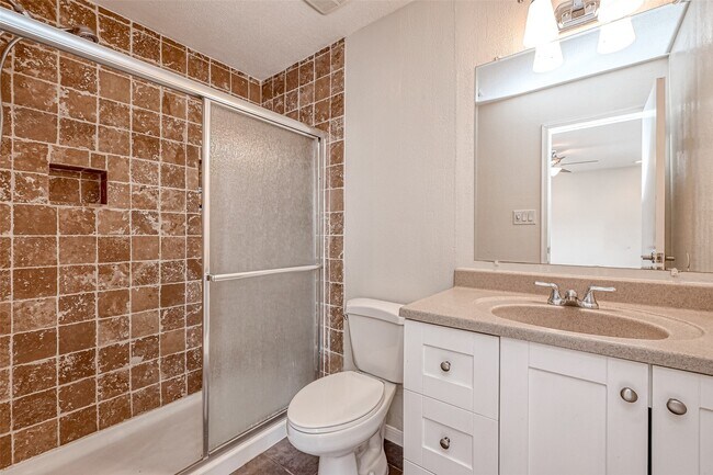 Building Photo - 9850 Pagewood Ln