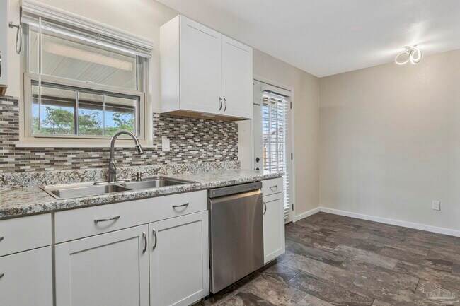 Building Photo - 2325 Merle Cir