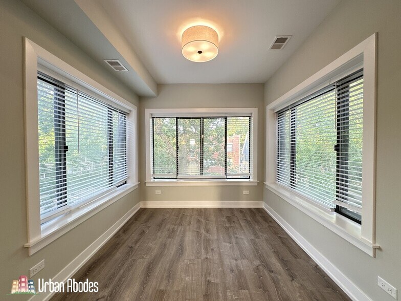 Building Photo - 1124 Maple Ave