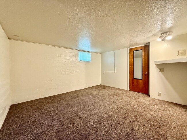 Building Photo - 2512 N 2nd St