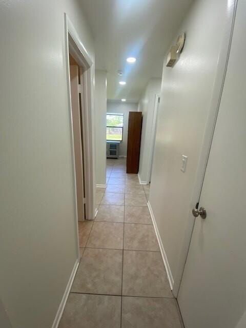 Building Photo - 1100 Cameo Cir