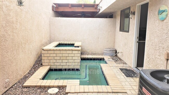 Building Photo - 69585 Heather Way