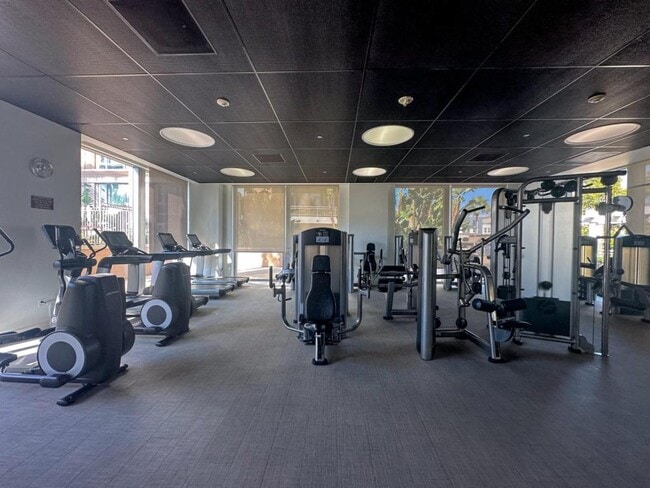 Building Photo - 5068 Scholarship