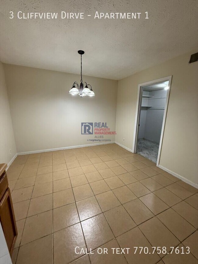 Building Photo - 3 Cliffview Dr SE
