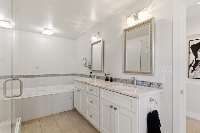 Building Photo - 8372 E San Salvador Dr