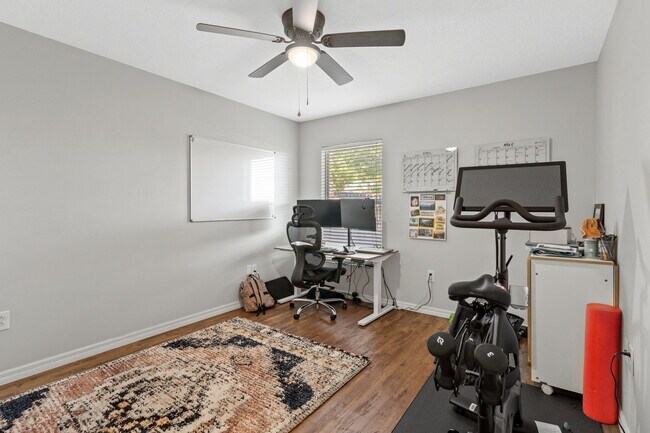 Building Photo - 545 Tuscanny St