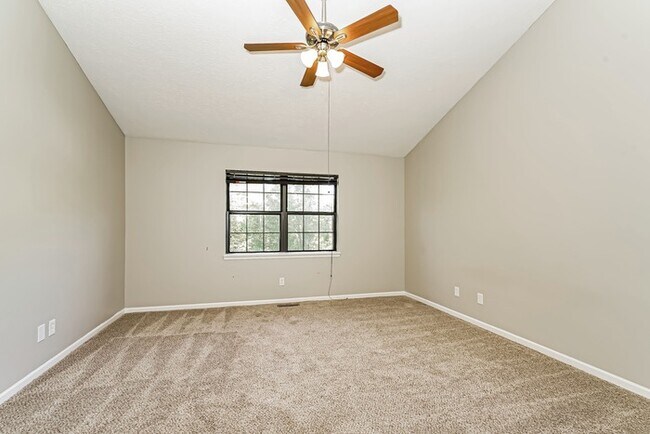 Building Photo - 86 Easton Point Way