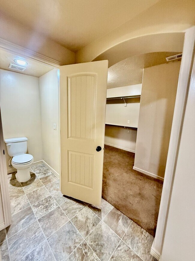 Building Photo - Six-Bedroom Home Includes Casita and RV Parking