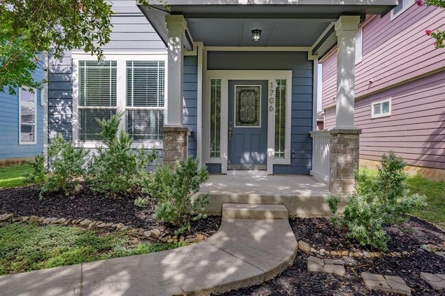 Building Photo - 1706 Sand Hills Dr