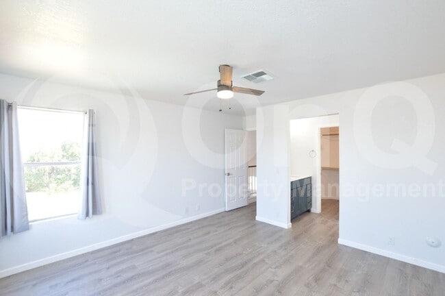 Building Photo - 3606 W Creedance Blvd