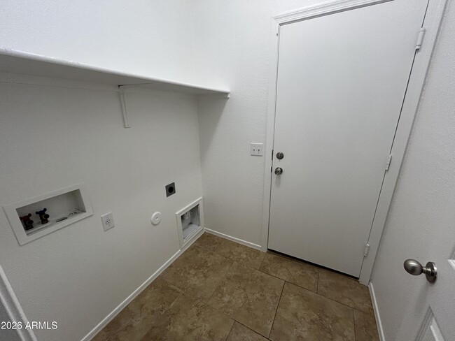 Building Photo - 15333 W Cortez St