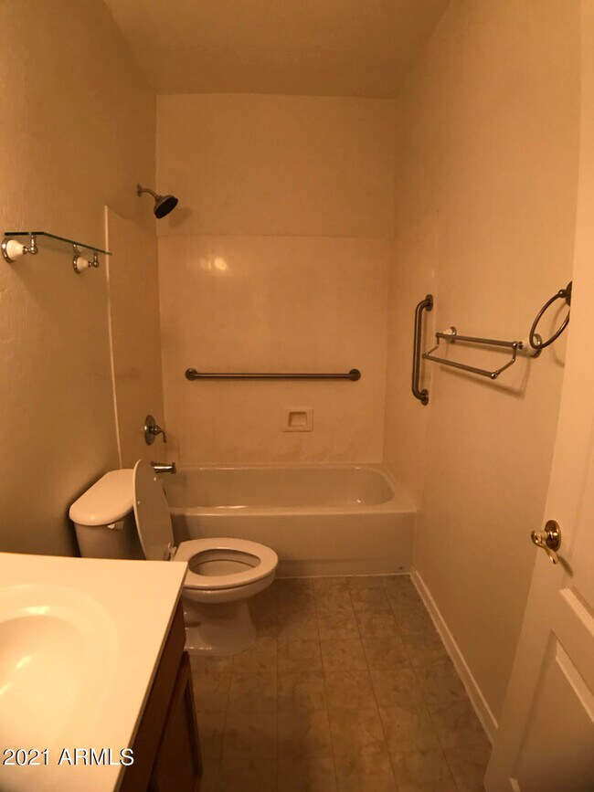 Building Photo - 17584 W Acacia Ct